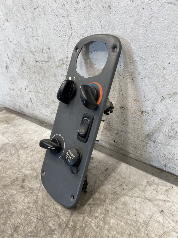 2002 Freightliner Columbia Climate Control (718-11325)