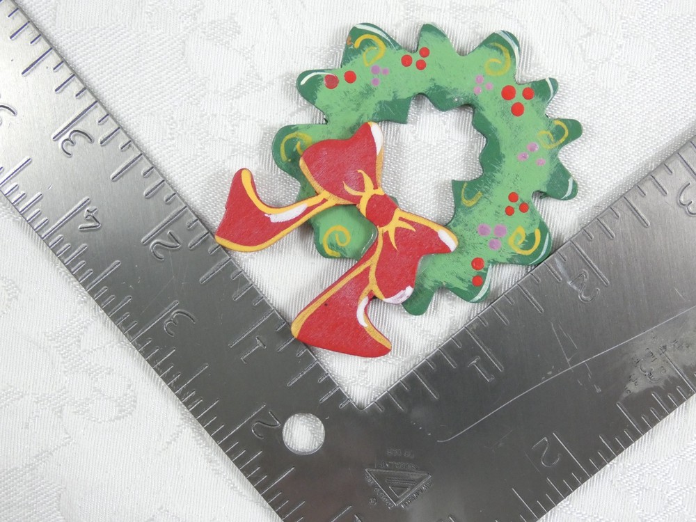 dollhouse/miniature Christmas/winter decorations