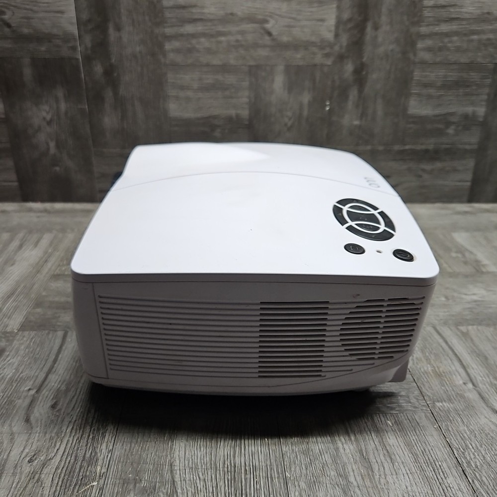 Onn 720p Roku Projector ONA19AV902