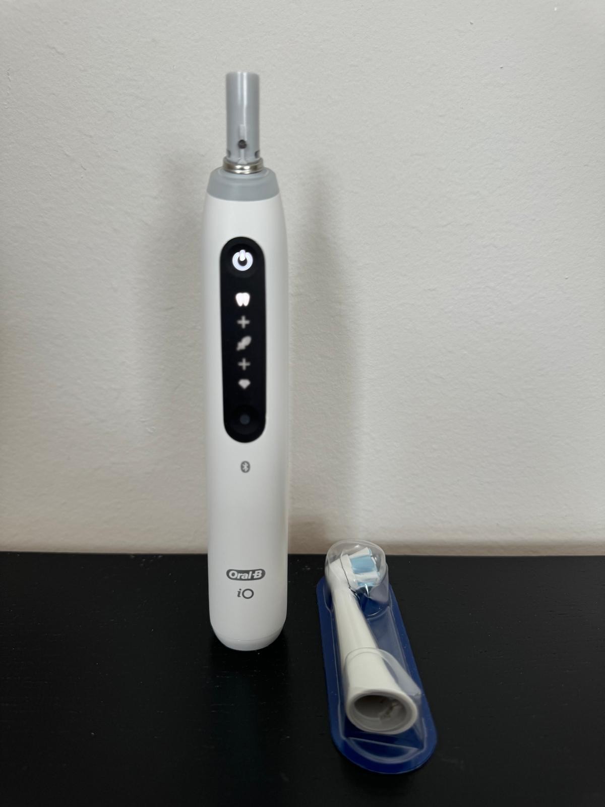 Oral-B iO Series 5 Rechargeable Electric Toothbrush White (new)