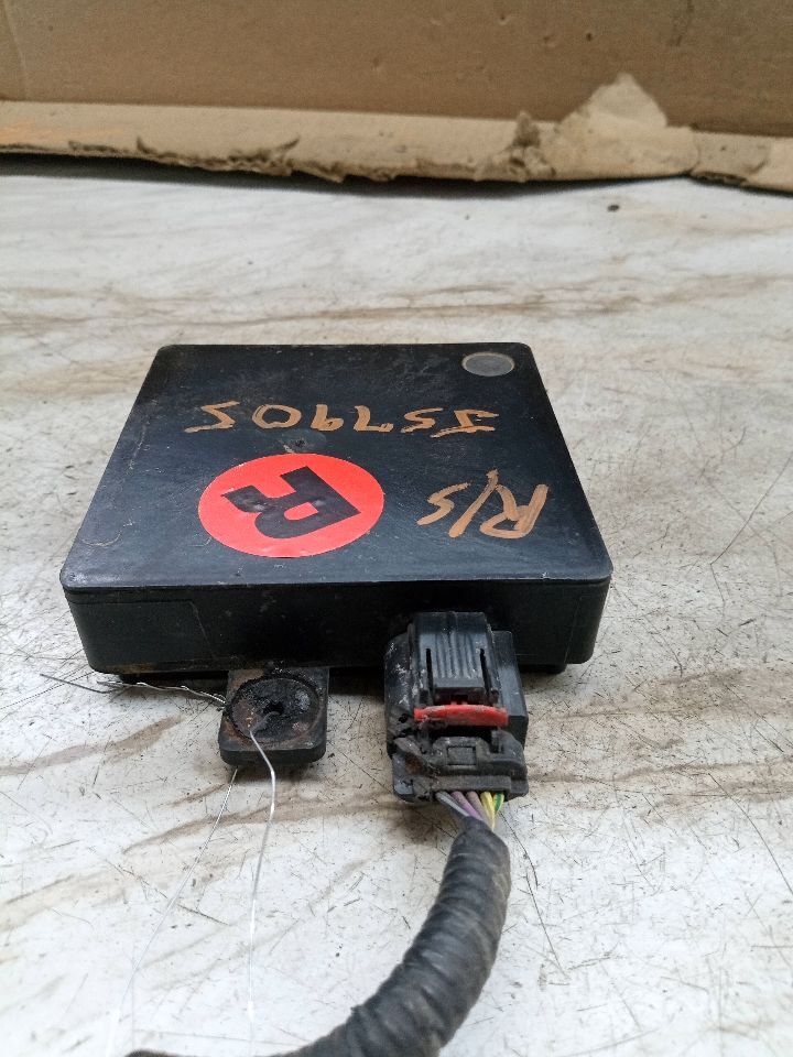 Used Blind Spot Detection System Warning Control Module fits: 2011 Lincoln Mkz D