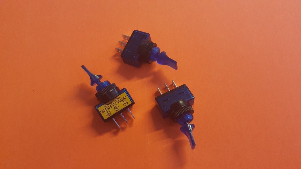 blue 12v switch 20 AMP max