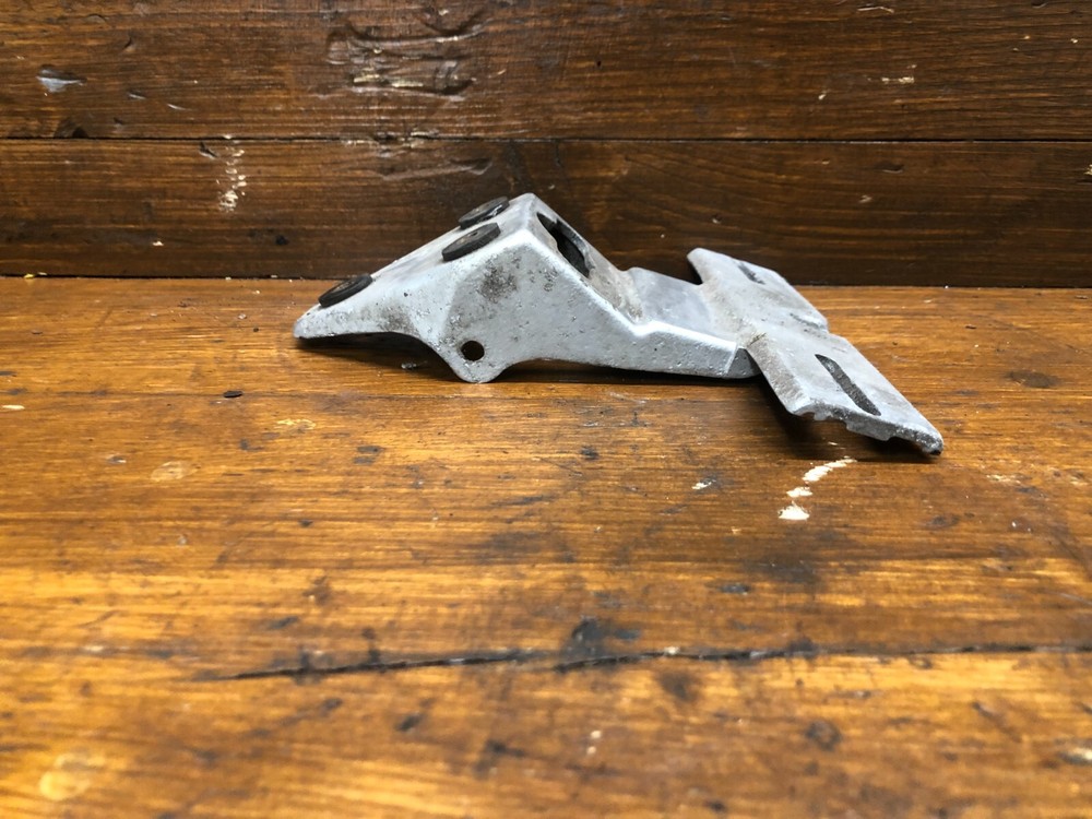 SUZUKI LS650 SAVAGE NUMBER PLATE BRACKET