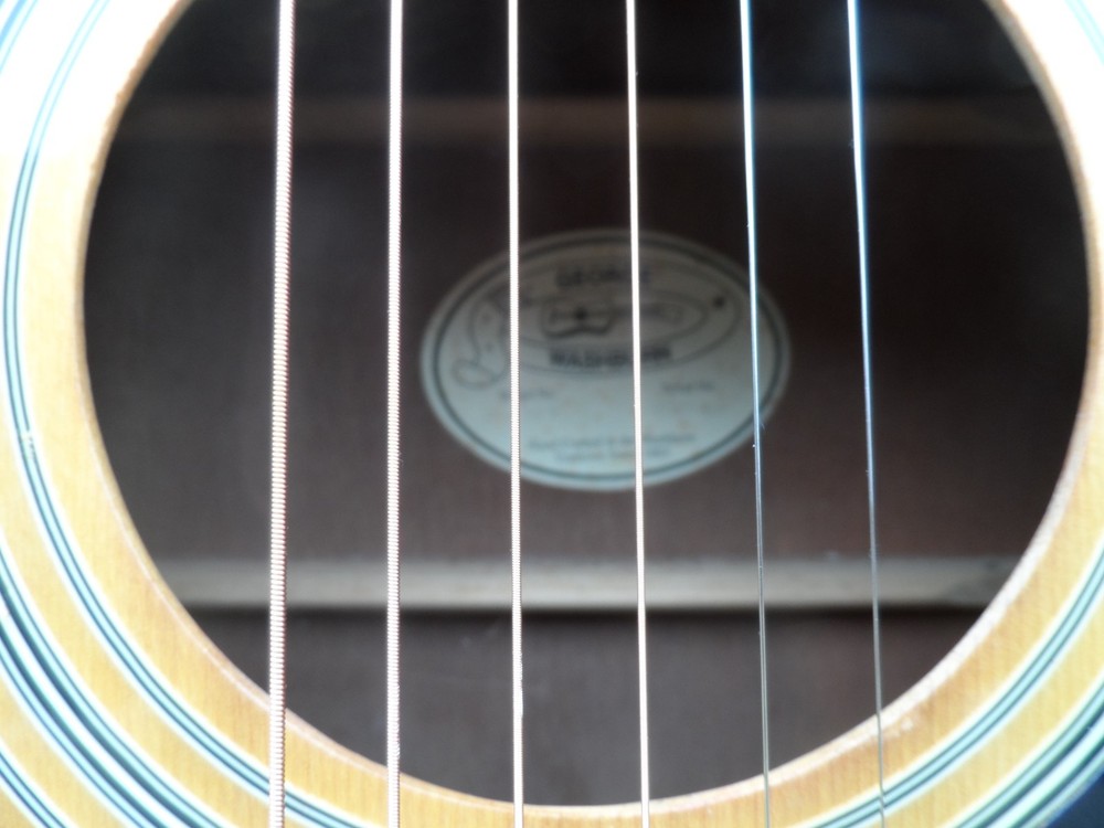 WASHBURN D 10 GUITAR, NEW STRINGS