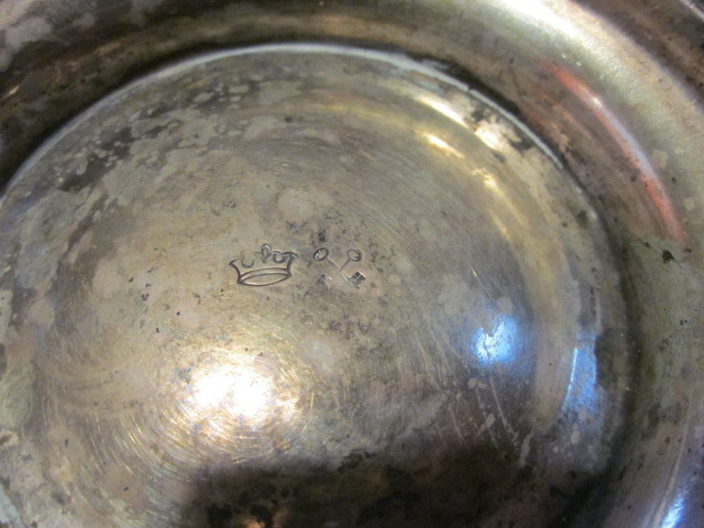 ANTIQUE SILVER PLATED SMALL FRUIT BASKET GRAPE DESIGN CROWN CROSSED KEY HALLMARK