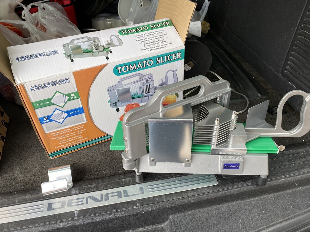 Crestware SLT1 1/4" Tomato Slicer  GREAT CONDITION