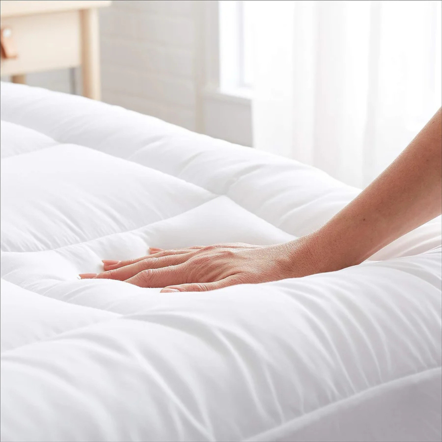 Extra Deep 4" Ultra-Fluffy Queen Mattress Topper – Soft Pillow Top for Back Pain