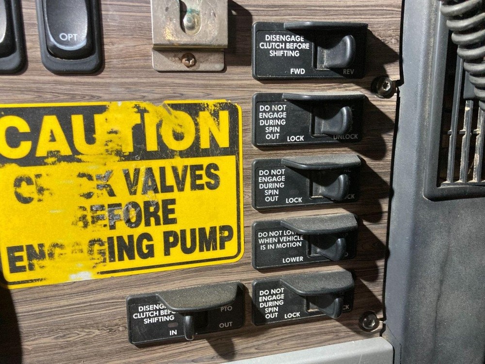 Freightliner CORONADO GAUGE AND SWITCH Dash Panel - Used