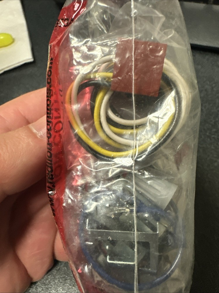 RED LION MODEL CUB2L800 8 DIGIT MINI COUNTER