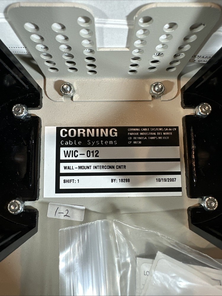 Corning WIC-012, Wall-Mountable Interconnect Center