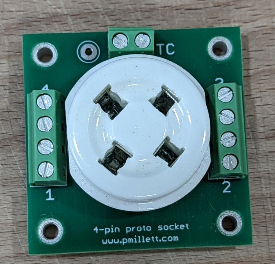4-pin UX4 breadboard / prototype tube socket for DIY experimenting