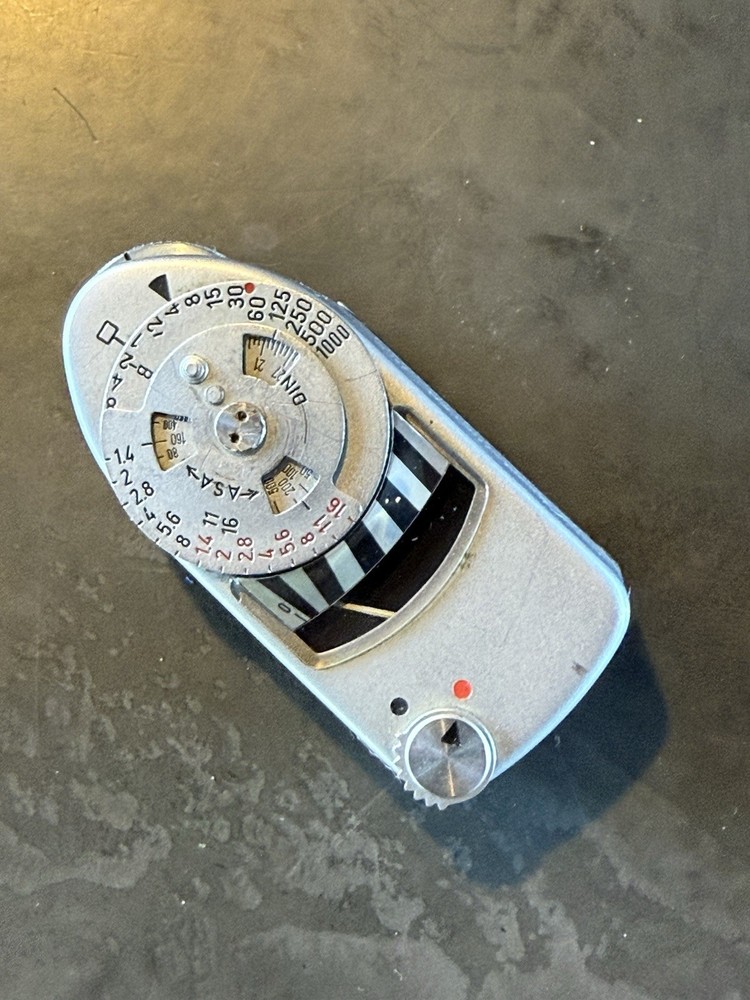 Leica Meter MC Light Meter Exposure Meter Made in Germany.