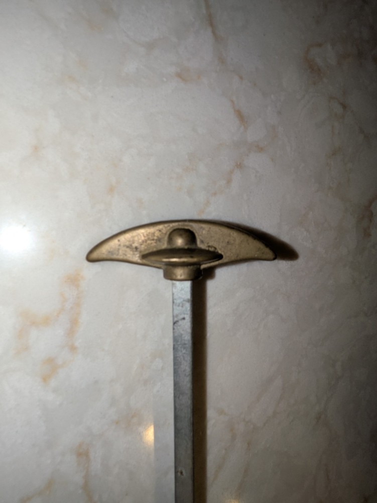Log Lighter Lighter Key, 9.5" (Made in Taiwan)