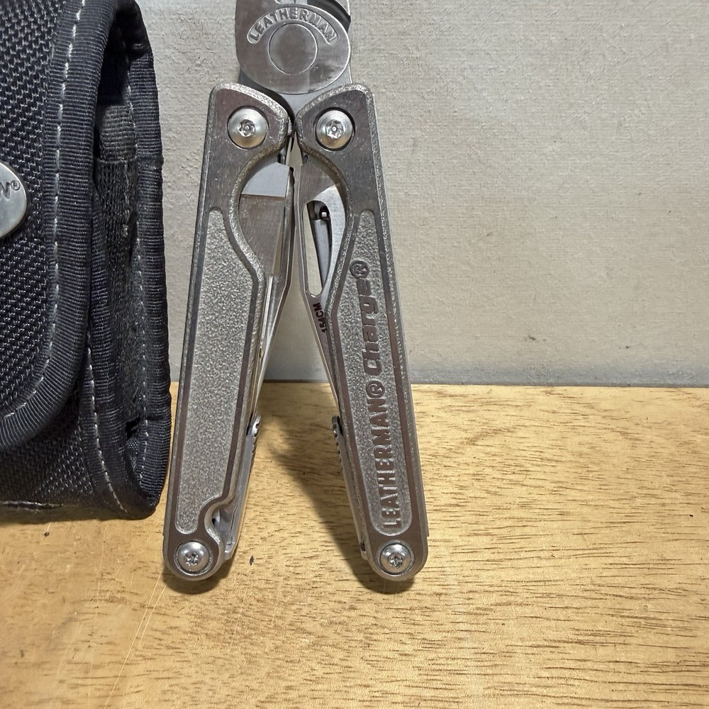 Leatherman Charge XTI Multitool Titanium 154cm Blade With Sheath