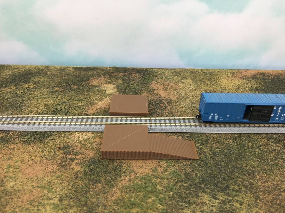 2 PC Loading Platform Dock with Ramp - Z Scale 1:220 - No Assembly Required!