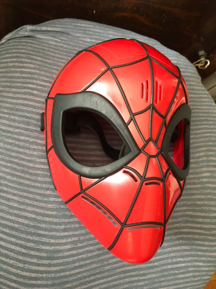 Marvel Spider-Man adjustable Talking Mask by Hasbro SA 2017