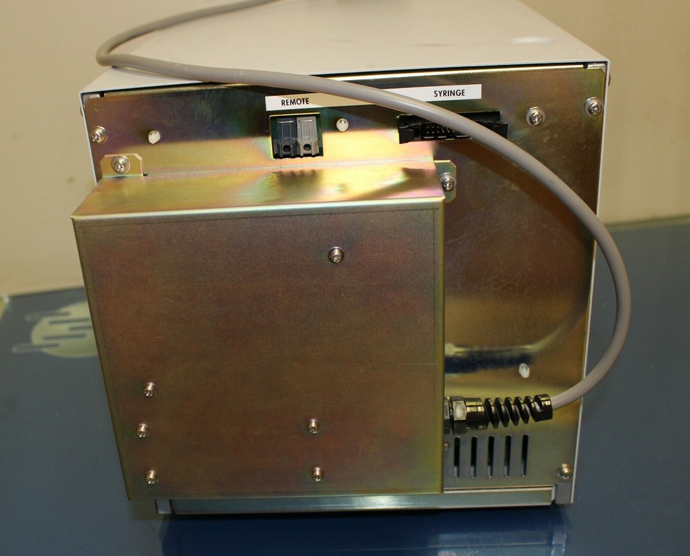 SHIMADZU SIL-10AF AUTO SAMPLER with Sample Holder