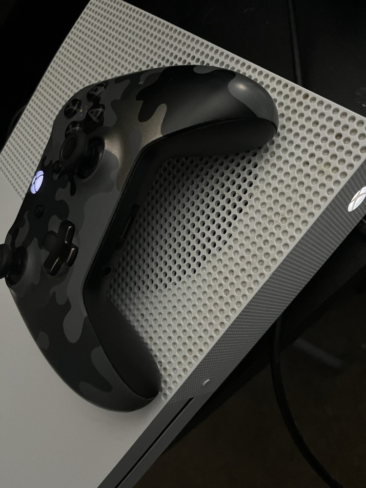 Microsoft Xbox One S White Console with Camouflage Controller, Wi-Fi, HDMI
