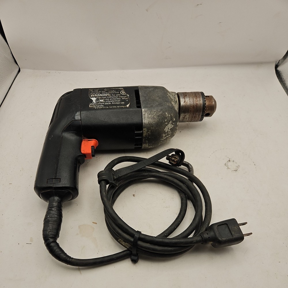 Black & Decker 1/2” Drill 7254 Variable Speed Reversible w/ chuck key