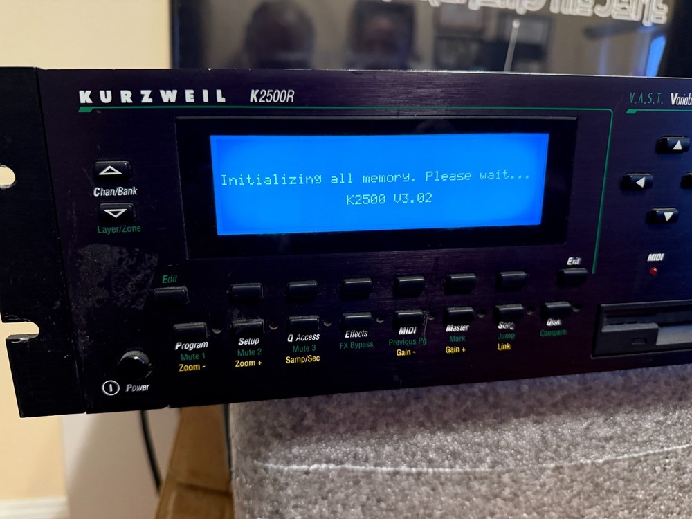 KURZWEIL K2500R Sampler V.A.S.T. Variable Architecture Synthesis