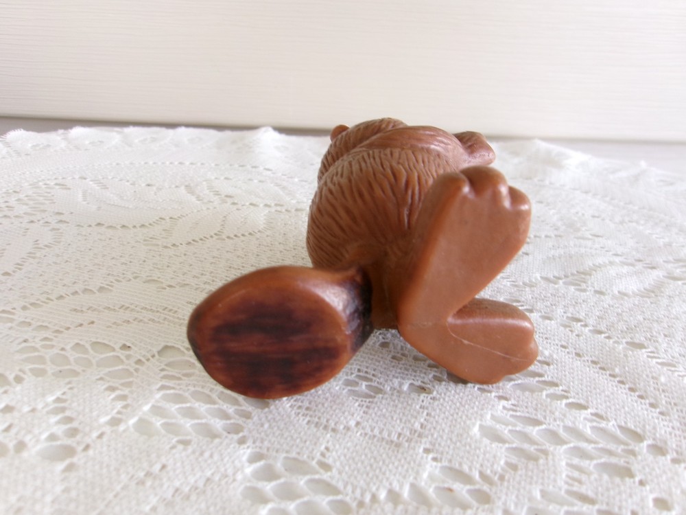 Vintage Eager Beaver Pencil Sharpener Desk Decor JSNY
