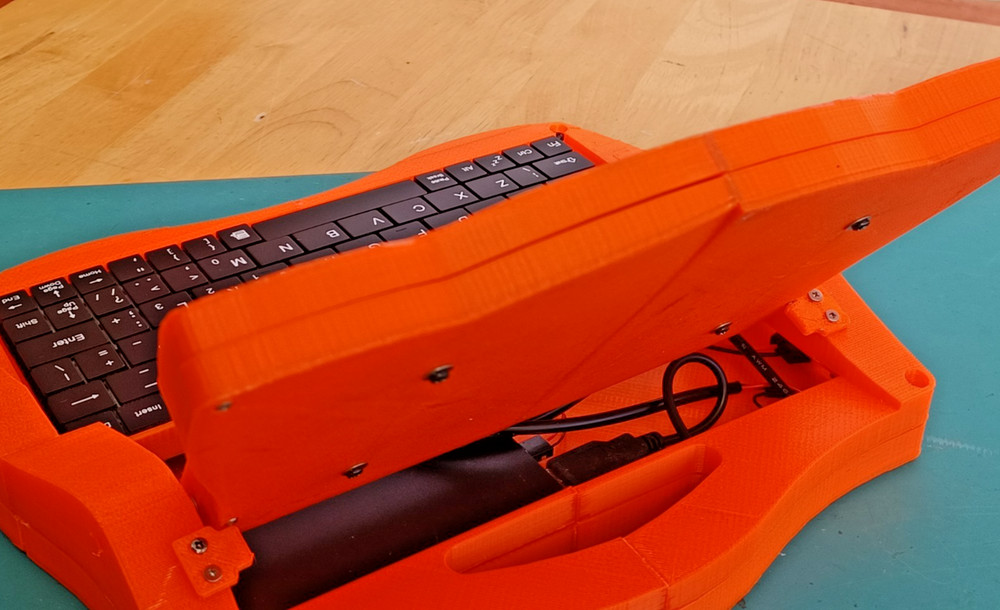 Apple Newton eMate - Inspired Custom 3D-printed RISC-V Linux Laptop