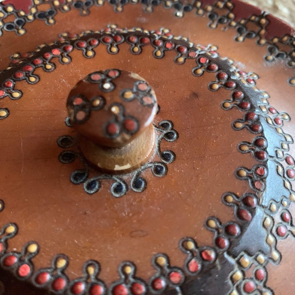 Vintage Wood Round Box