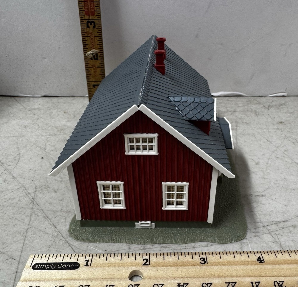 FALLER HO SWEDISH HOUSE RED PRE -BUILT