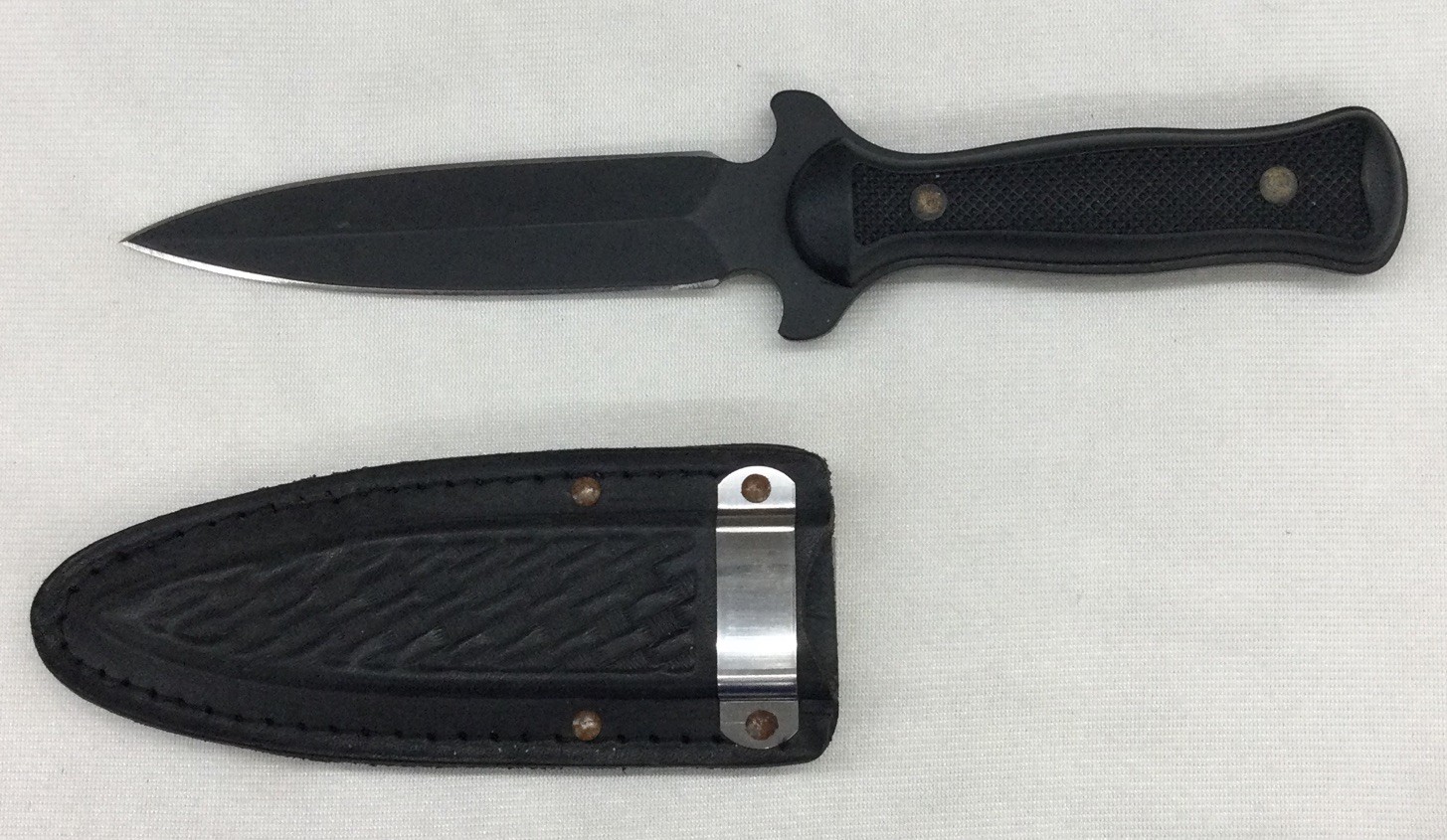 Western Cutlery 777 boot knife with sheath, double-edge, used