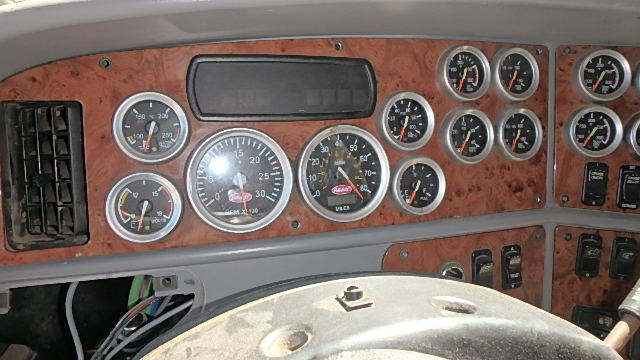 PETERBILT 365 2013: Instrument Cluster