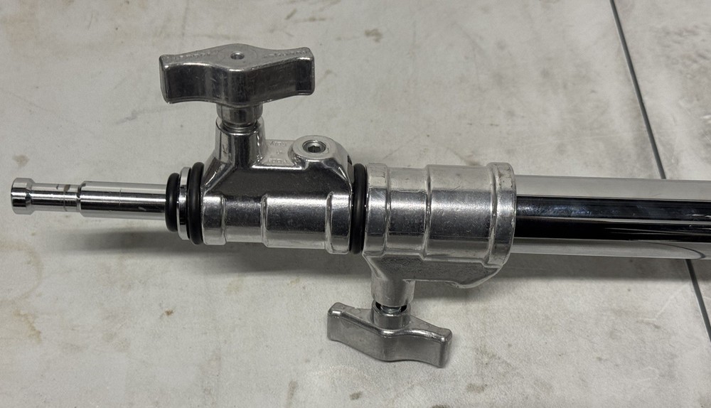 Avenger A2014 20” Double Riser 4.5’ Column & A2007 Mini Base for C-Stand USED
