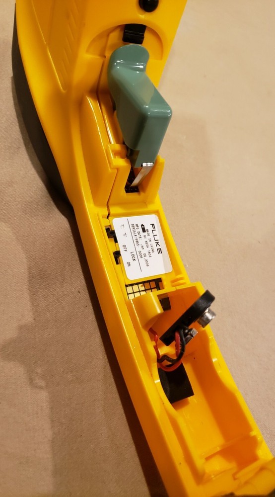 Fluke 68 IR Infrared Thermometer With Case