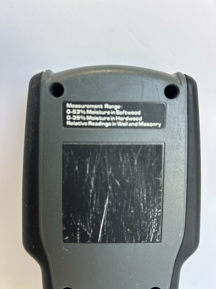 General MMD7NP Pinless LCD Moisture Meter Tricolor Bar Graph Hold Function