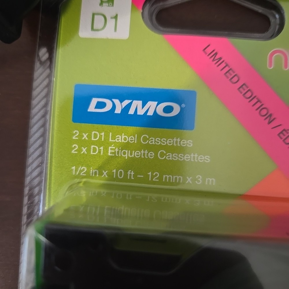 DYMO MobileLabeler Label Maker Bluetooth Bundle 11 New Cartridges 8 Are Neon