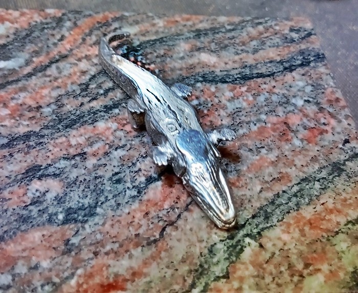 Vintage Mechanical Gator ROACH CLIP Silver tone