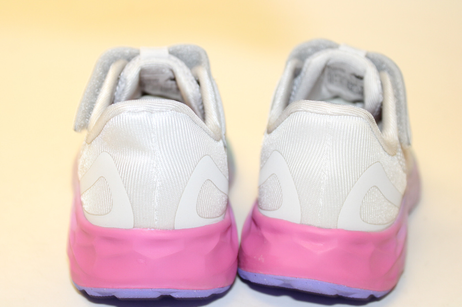 New Balance Fresh Foam NEW Arishi v4 Bungee Lace with Top Strap Girls Kids Youth