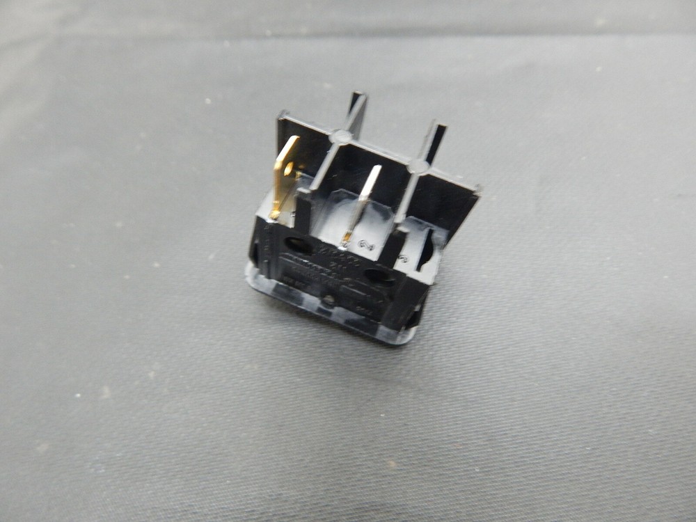 DREEFS 2WIXII/5143 RECTANGULAR ROCKER SWITCH 16A 250V BLACK - FAST SHIPPING