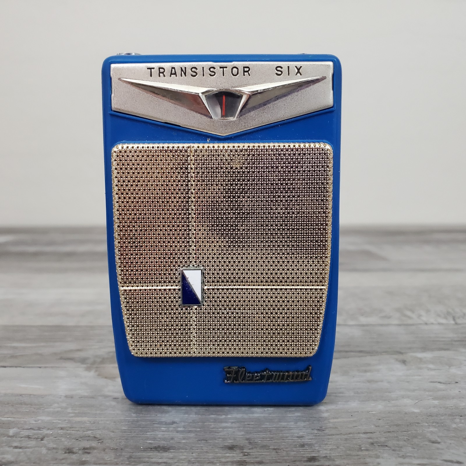 Fleetwood Transistor Six 6 Square Grill 6 Blue With Case *FOR PARTS OR REPAIR*