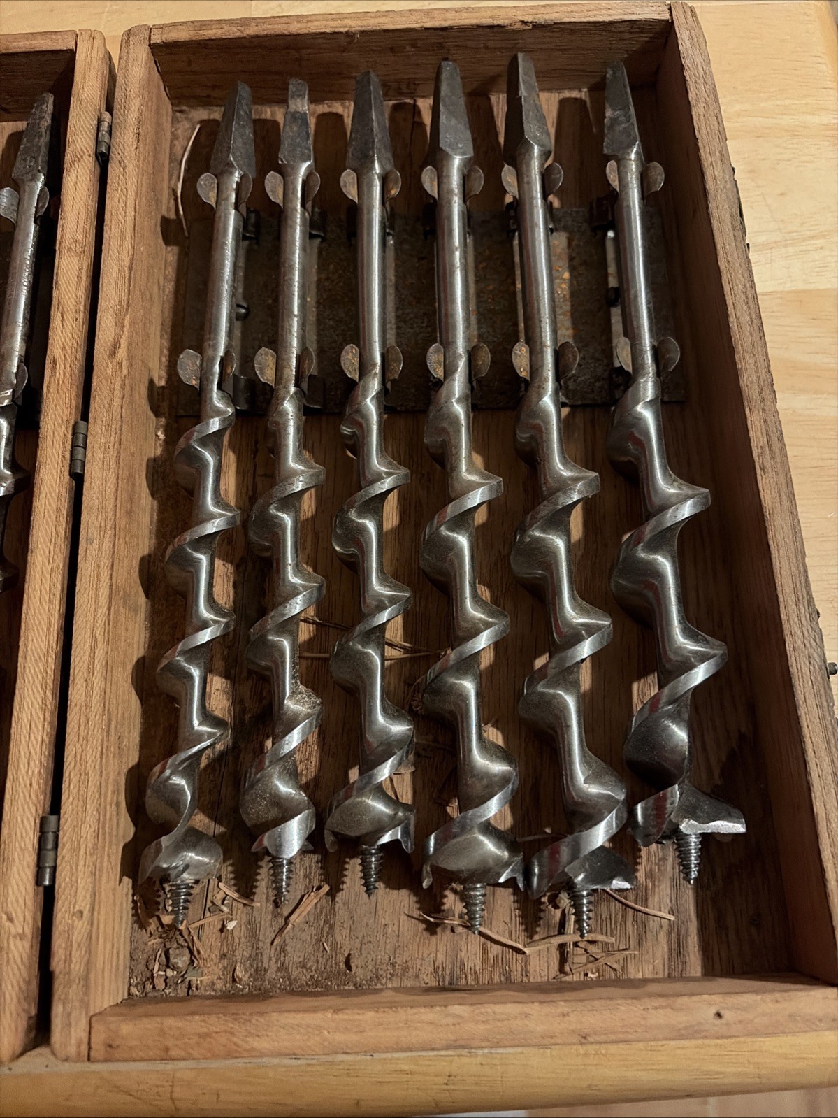 13 PIECE IRWIN AUGER DRILL BIT SET W/ WOOD CASE