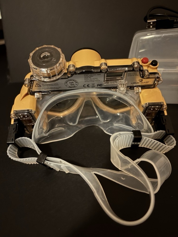 Liquid Image Explorer Series 8.0 MP Underwater Digital Camera Mask