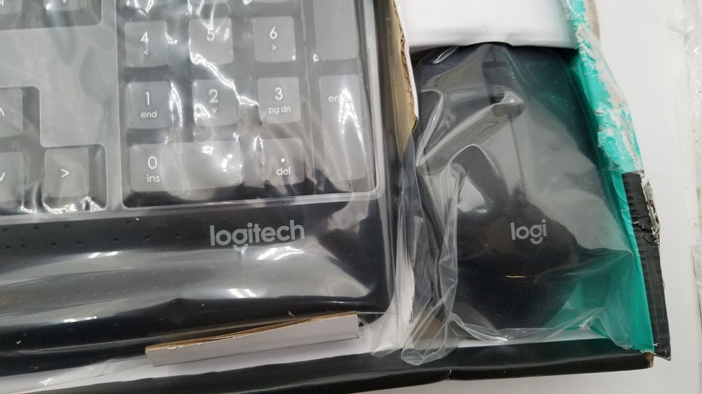 Logitech MK345 (920006481) Wireless Keyboard and Optical Mouse Combo