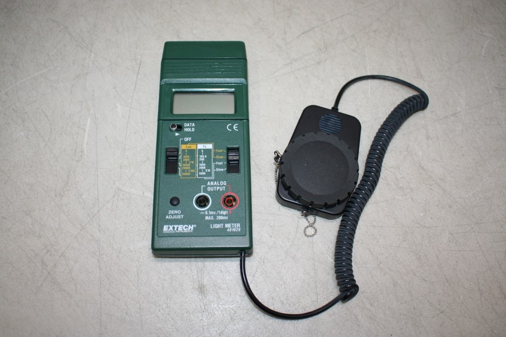 Extech 401025 Digital Light Meter 0-5000 Foot Candles