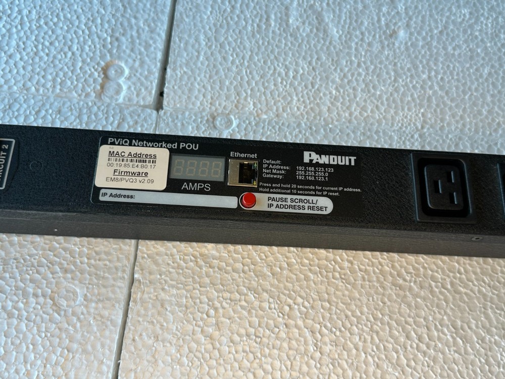 Panduit 8-Outlet Vertical Power Strip Rack-Mountable