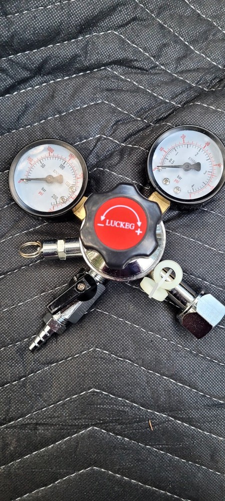 Beer Keg CO2 Regulator CGA320 -Brand  Kegerator Regulator with Safety Pressure R