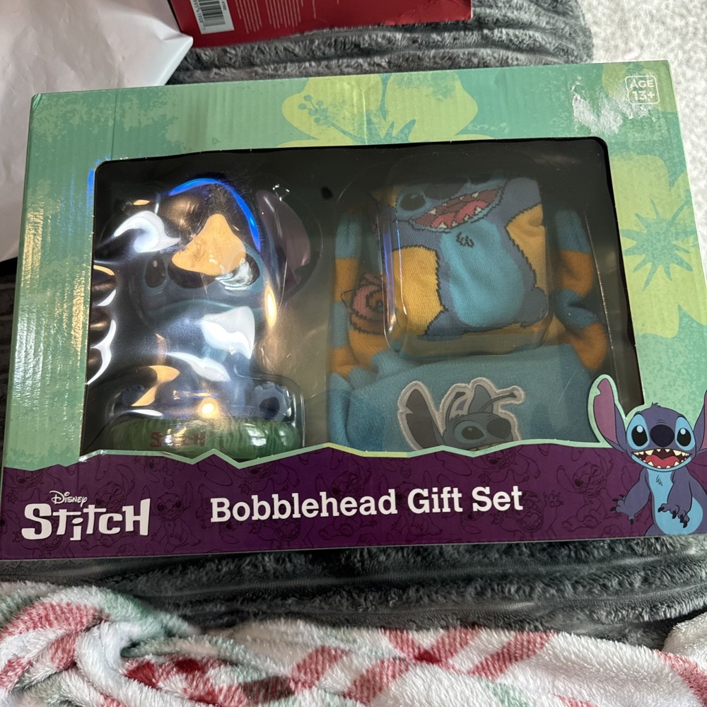 Disney STITCH Bobble head Gift Set