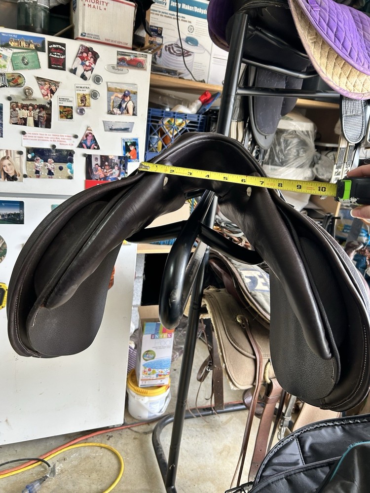 Dover Circuit 17in Jump Saddle