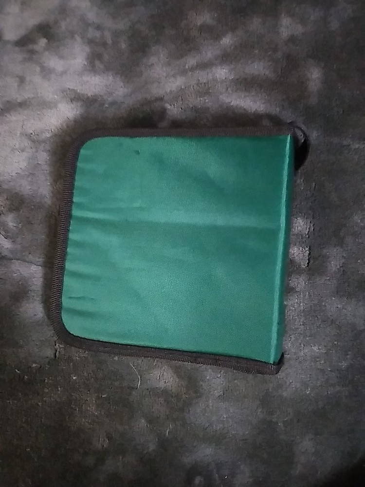 CD Travel Wallet - 40 Disc Case - Green
