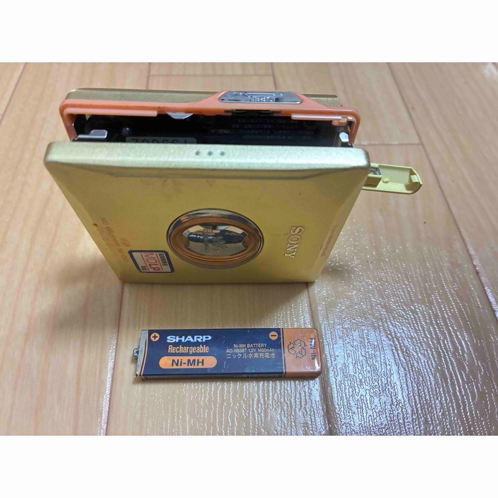SONY MiniDisc Walkman MZ-E501 — Yellow —