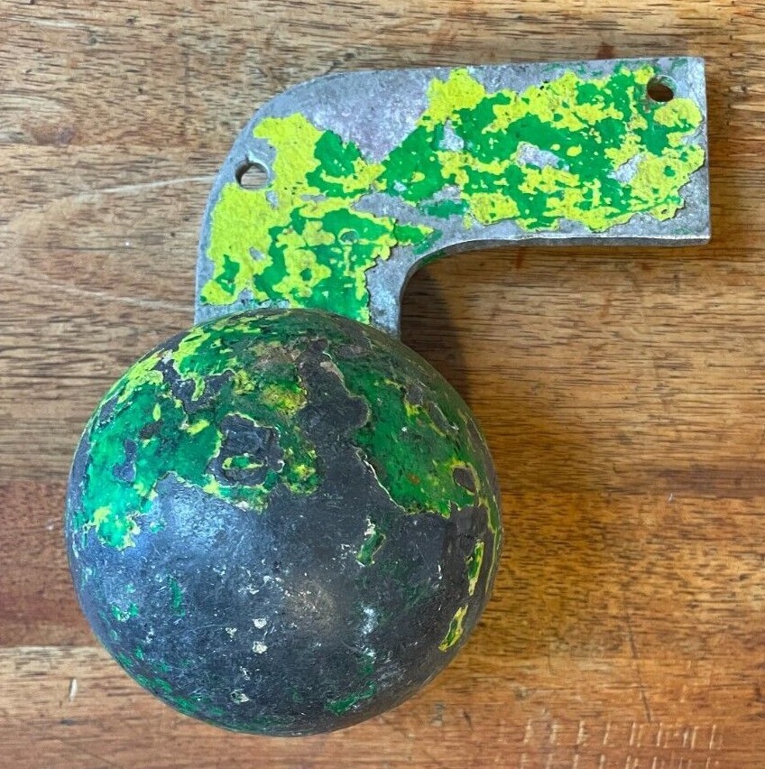 8 LB DOWNRIGGER WEIGHT WITH Upper FIN