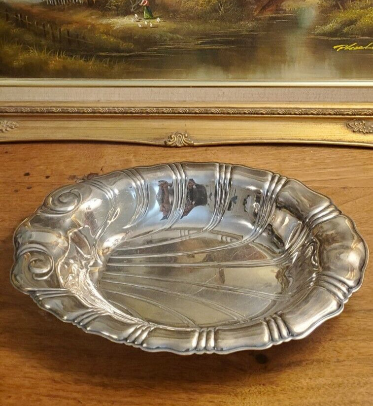 Vintage Silverplate Oval Vegetable Bowl International Neptune Pattern Shell Form